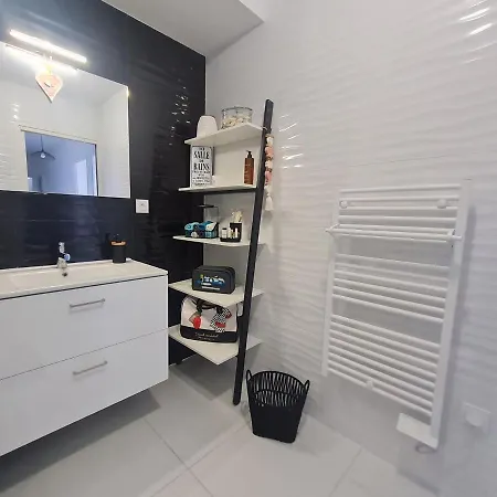 Recent Avec Balcon, Parking Et Internet A - Fr-1-584-300 Apartment