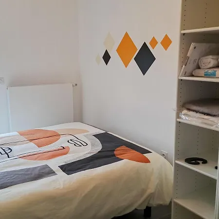 Recent Avec Balcon, Parking Et Internet A - Fr-1-584-300