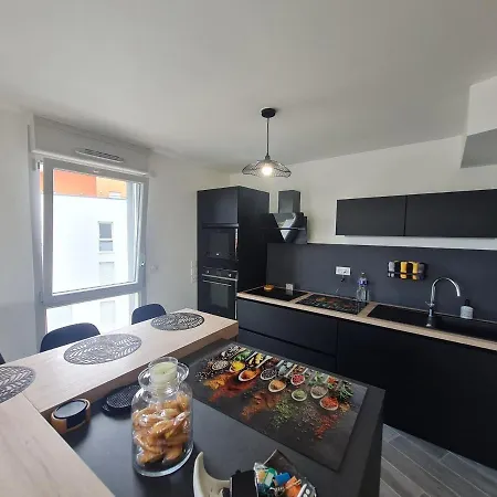 Recent Avec Balcon, Parking Et Internet A - Fr-1-584-300 Apartment Nancy